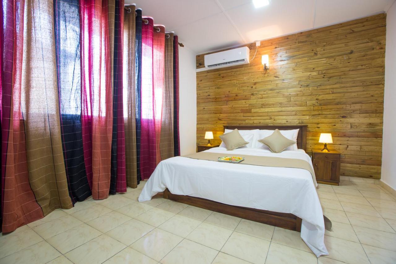 Maple Tree Residencies Hotel Dehiwala-Mount Lavinia Exterior photo